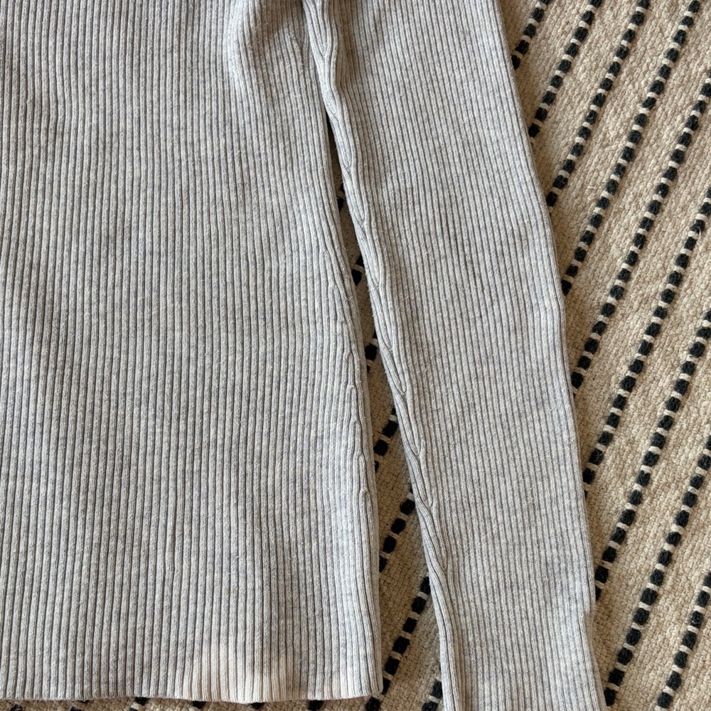 J. McLaughlin V- Neck Ribbed Henley Light Gray - Picture 7 of 7